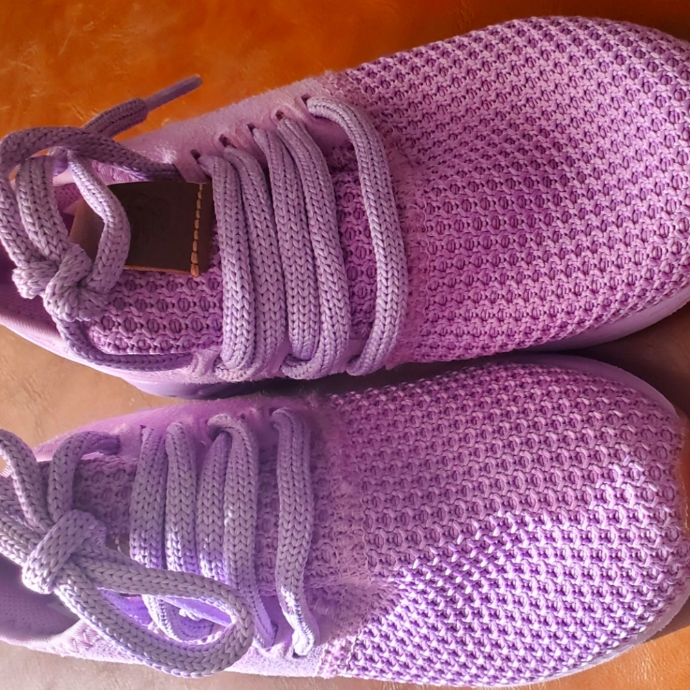 Kids NB sneakers..wide buy@ bargains69 this page is closed